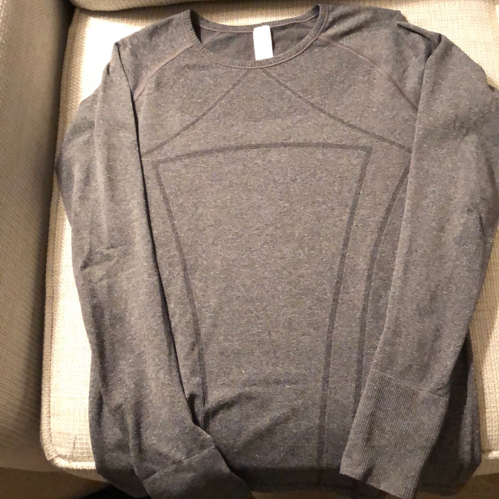 Ivivva long sleeve shirt with finger holes